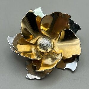 Vintage Gold and Silver Tone Flower Brooch/Pendant